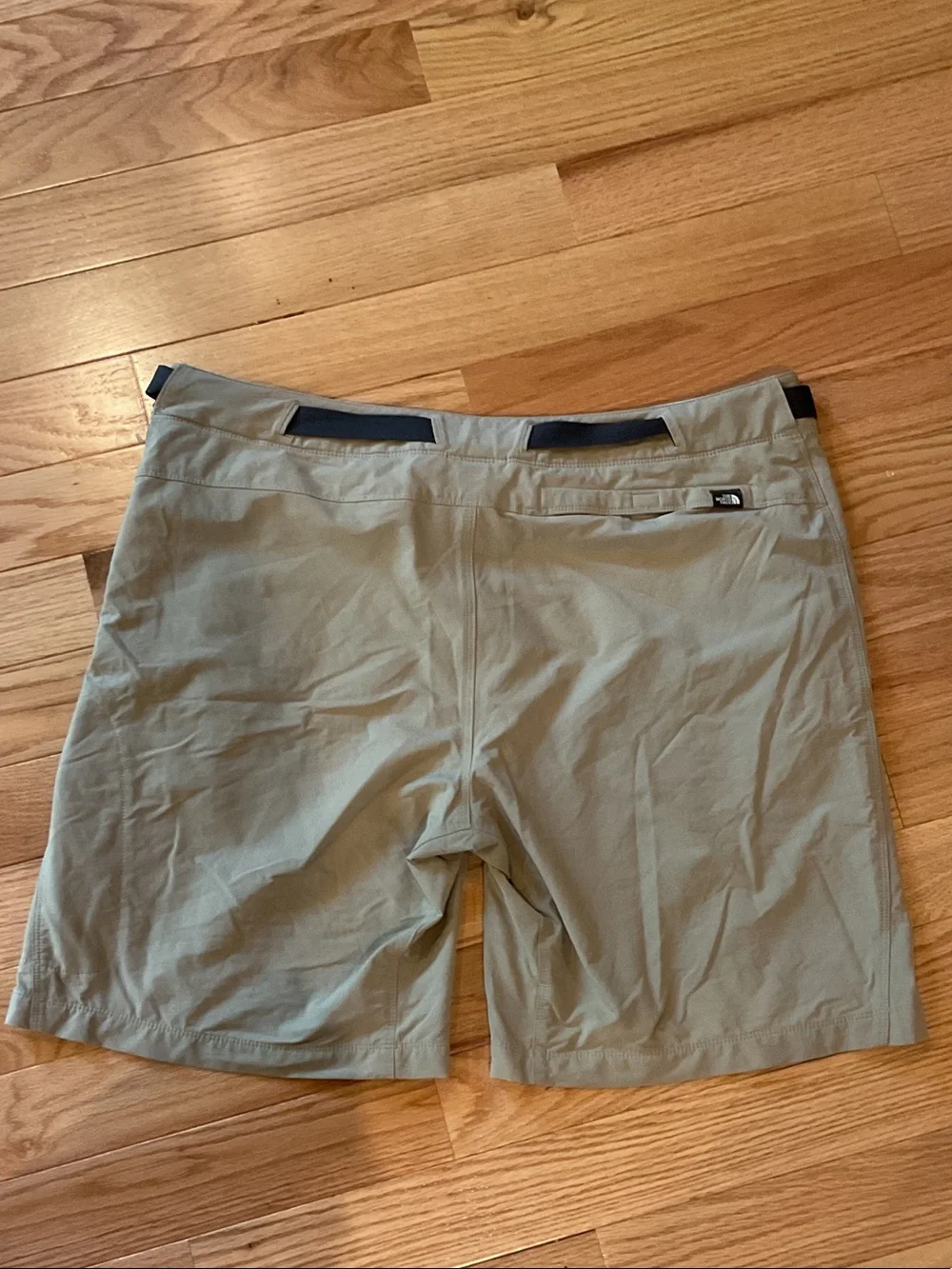 The North Face Men’s Khaki Hiking Shorts 10” inseam sz 40 sport Gorpcore travel